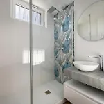 Casa de Férias Maison Familiale à 400m De La Pour 8, *