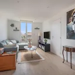 Maison Familiale à 400m De La Pour 8, *