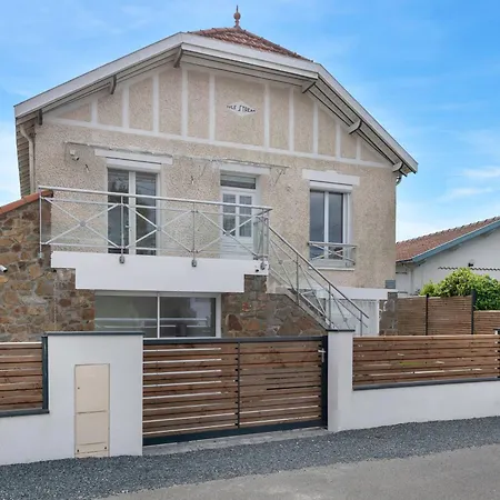 Maison Familiale A 400m De La Pour 8, *