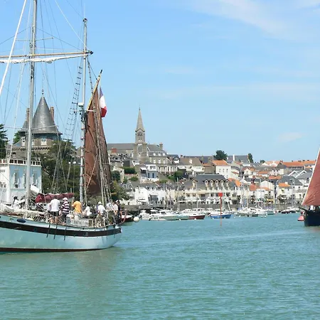 Maison Familiale A 400m De La Pour 8, بورنيك