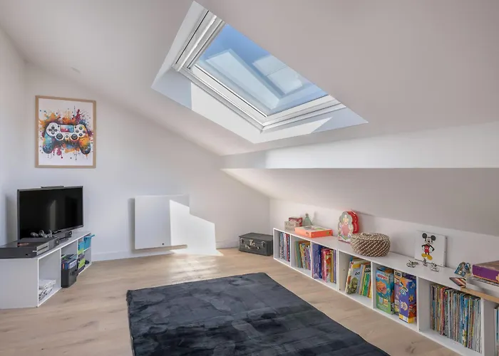 بيت للعطل Maison Familiale A 400m De La Pour 8, *