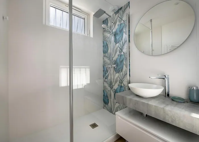 بيت للعطل Maison Familiale A 400m De La Pour 8, *