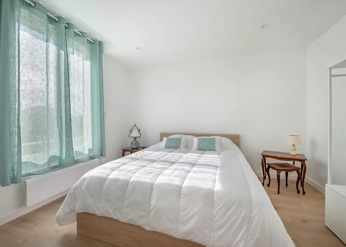 Maison Familiale A 400m De La Pour 8, *