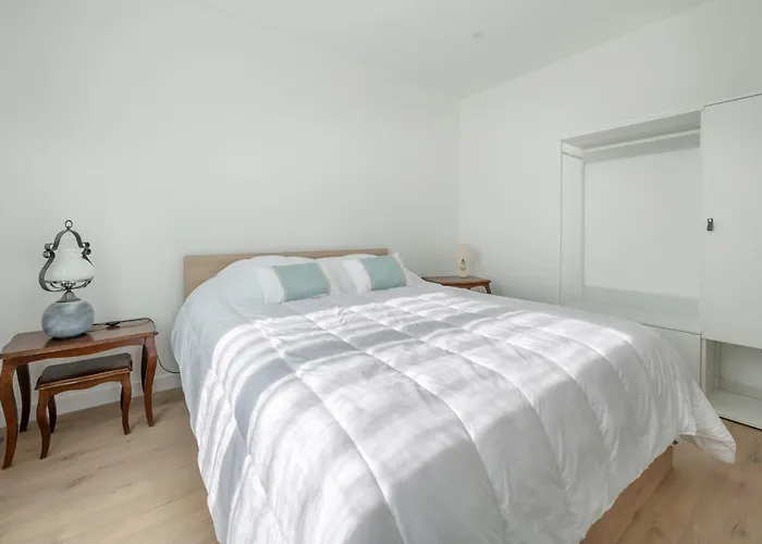 Maison Familiale A 400m De La Pour 8, بيت للعطل بورنيك