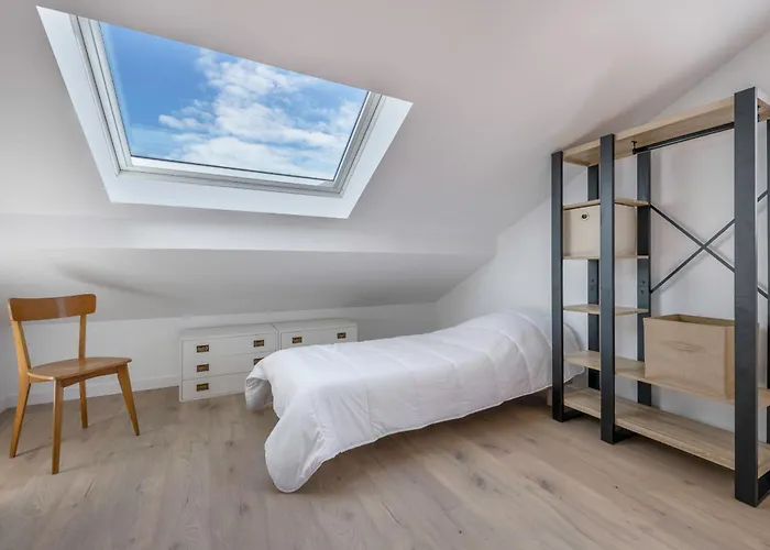 Maison Familiale A 400m De La Pour 8, *