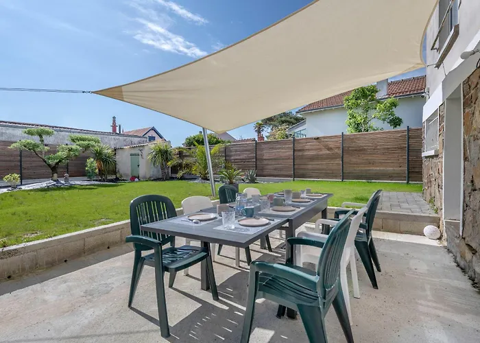 Maison Familiale A 400m De La Pour 8, بيت للعطل *