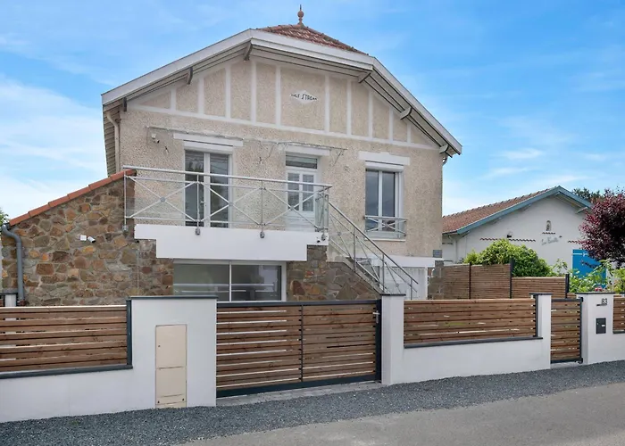 Maison Familiale A 400m De La Pour 8, *