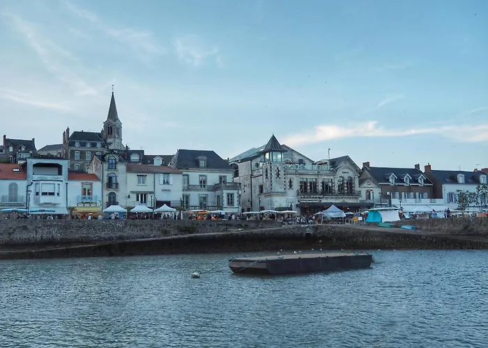 Maison Familiale A 400m De La Pour 8, *